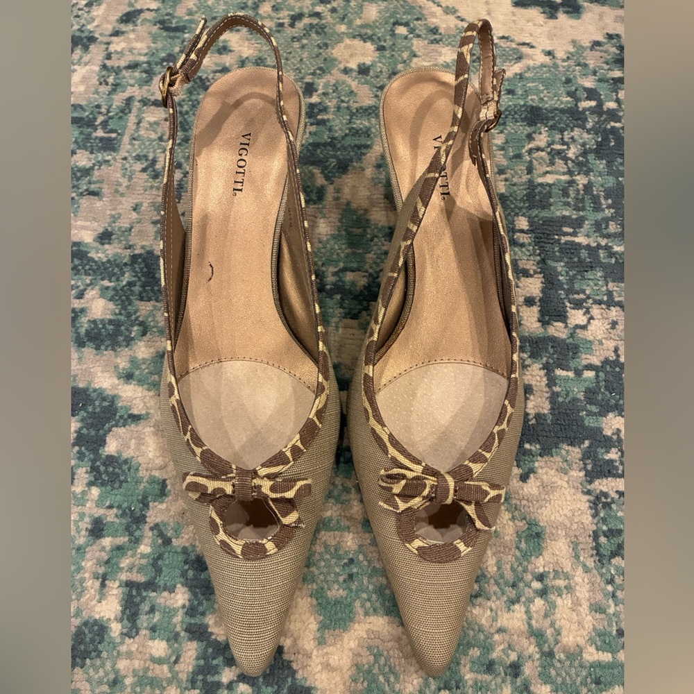 Vigotti Beige and Brown Patterned Slingback Pointed-Toe heels, sz 9.5, NEW